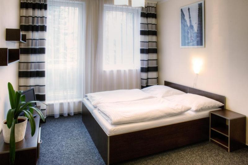 Hotel Sazavsky Ostrov Сазава Екстер'єр фото